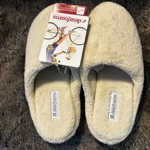 NEW Dearfoams D-Flex Memory Foam Comfort Cream Slippers, Size 5/6
